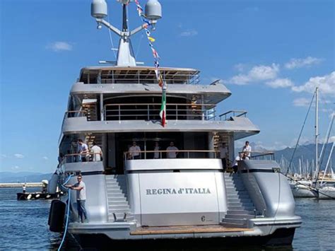 dolce gabbana yacht